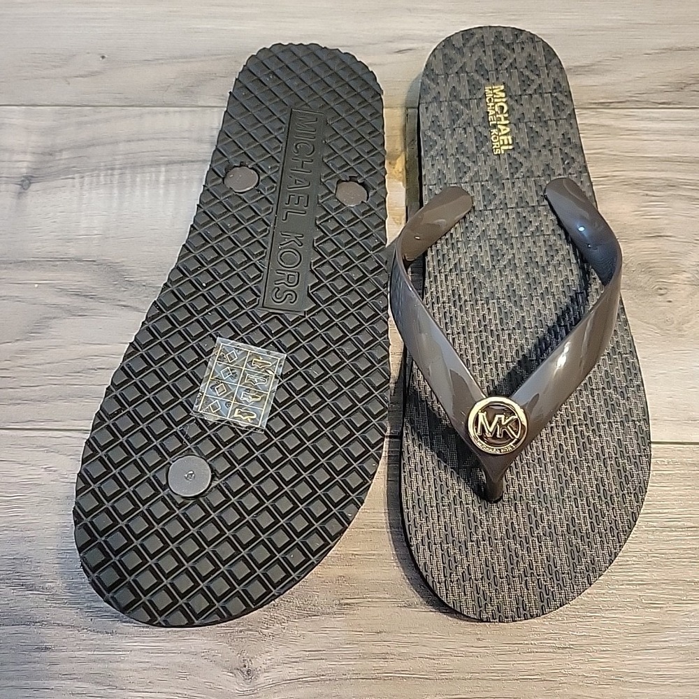 Michael Kors Signature‎ Logo Sandals Womens 8 Flip Flops NEW Casual - Picture 5 of 6